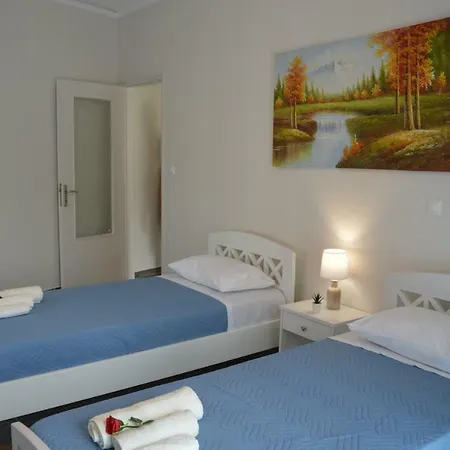 Botonis Bright Spacious Апартаменти