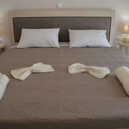 Апартаменти Botonis Bright Spacious *