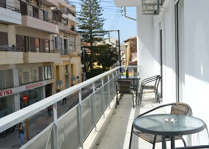 Botonis Bright Spacious