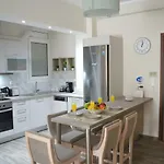 아파트 Botonis Bright Spacious 하니아