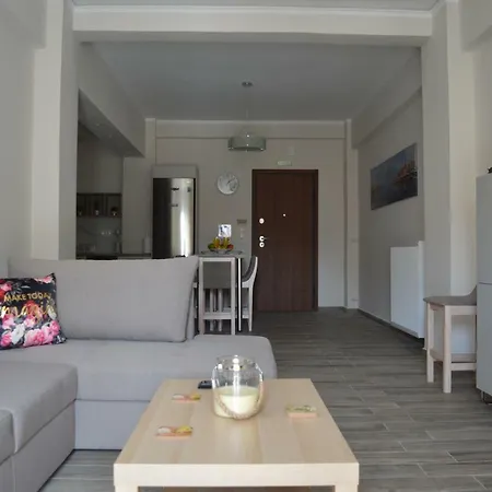 Botonis Bright Spacious Apartmán *