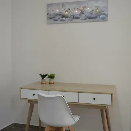 Botonis Bright Spacious