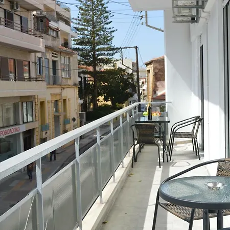 Botonis Bright Spacious